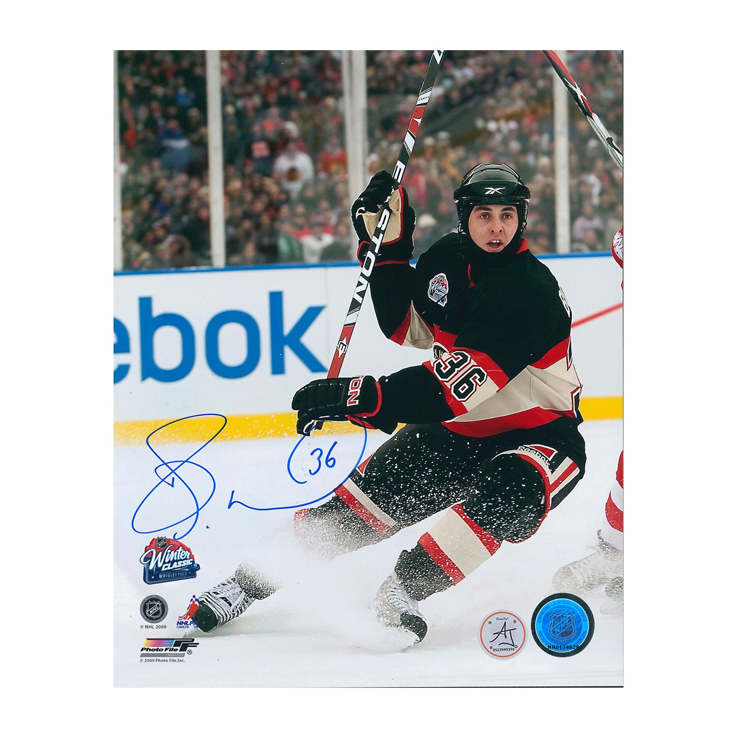 AJ Sports | Dave Bolland Signed Chicago Blackhawks 2009 Winter Classic 8x10 Photo