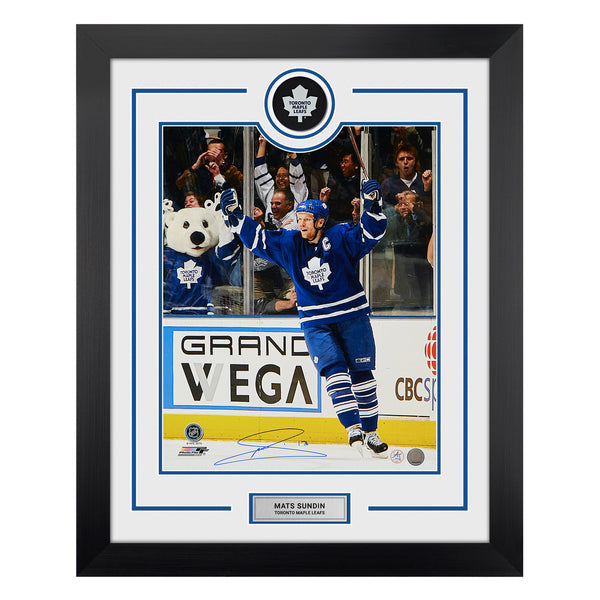 AJ Sports | Mats Sundin Signed Toronto Maple Leafs Puck Logo 26x32