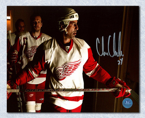 Chris Chelios Detroit Red Wings Signed Locker Room Intensity 8x10 Photo | AJ Sports.