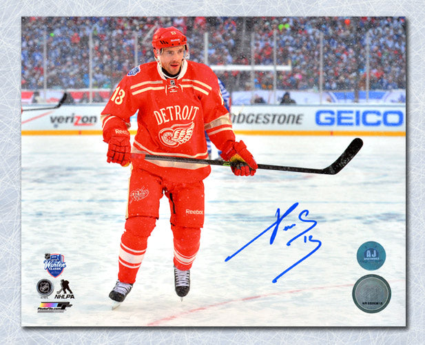 Pavel Datsyuk Detroit Red Wings Autographed 2014 Winter Classic 8x10 Photo | AJ Sports.