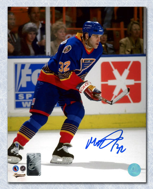 Mike Eastwood StLouis Blues Autographed Hockey 8x10 Photo | AJ Sports.