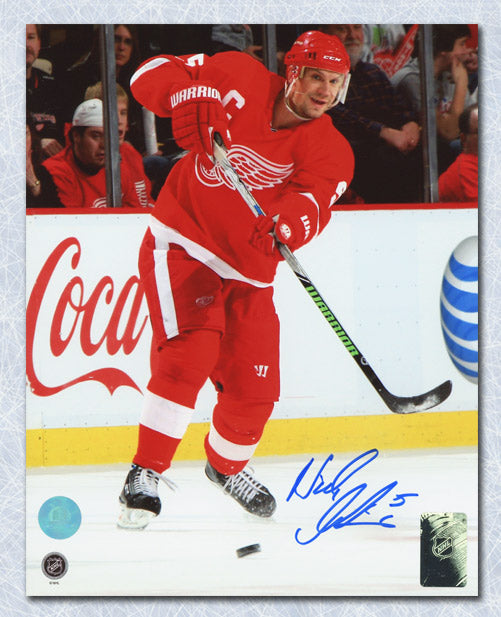 Nicklas Lidstrom Detroit Red Wings Autographed Playmaker 8x10 Photo | AJ Sports.