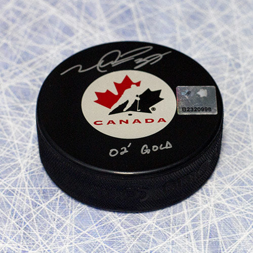 Mike Peca Team Canada Signed 02 Gold Note Olympic Hockey Puck | AJ Sports.