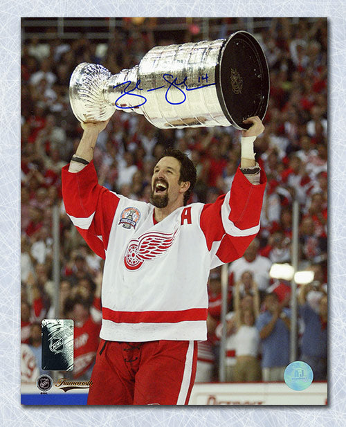 Red Wings Larry Murphy (Stanley Cup Champion & HOF) 8x10 Autographed Photo
